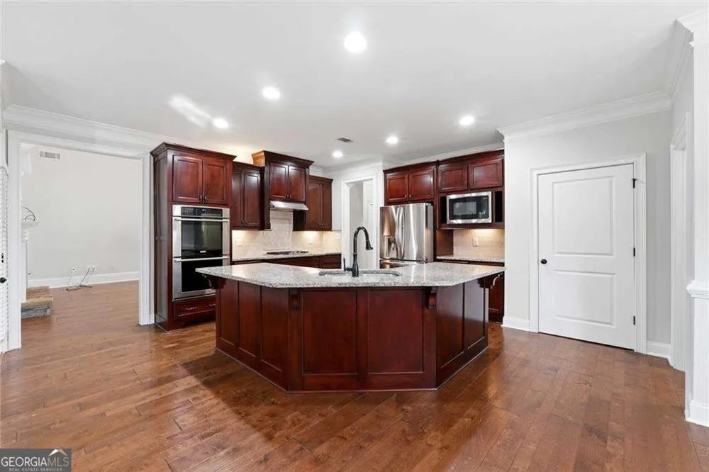 1542 lenten WAY Statham, GA 30666