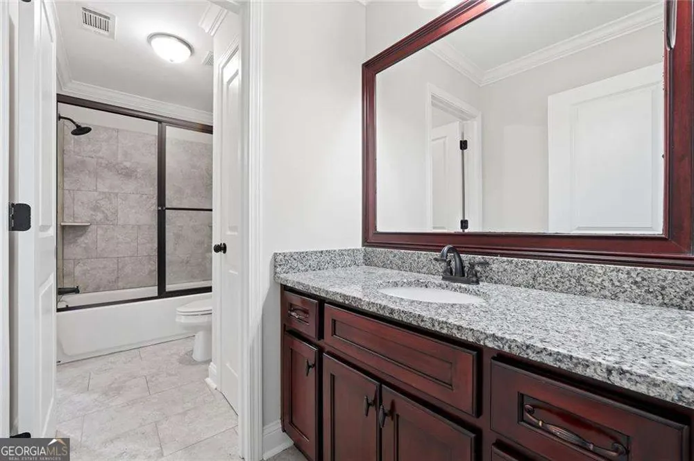1542 lenten WAY Statham, GA 30666