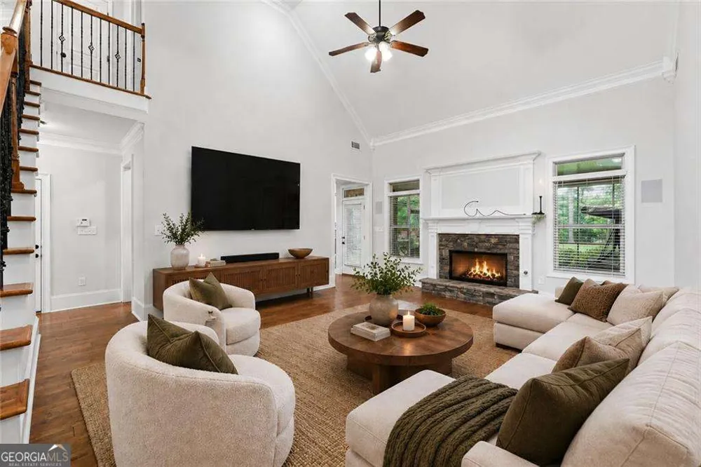 1542 lenten WAY Statham, GA 30666