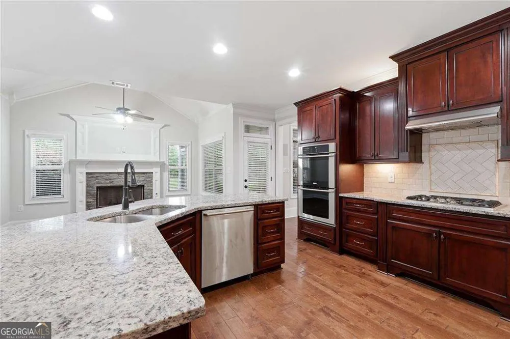 1542 lenten WAY Statham, GA 30666