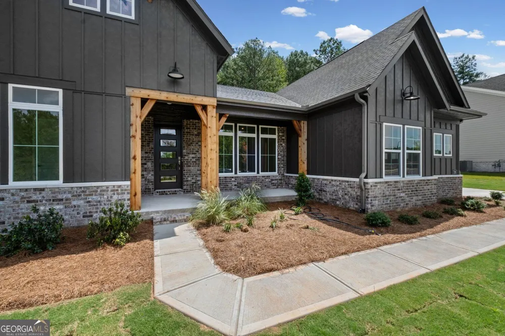 718 Conley DR Canton, GA 30115