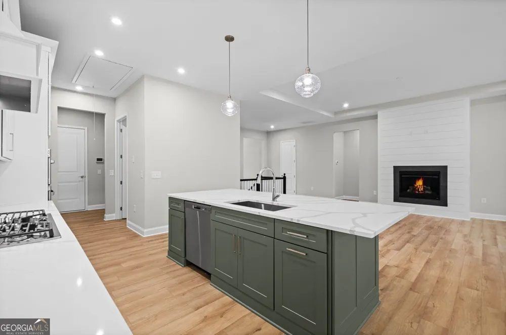 718 Conley DR Canton, GA 30115