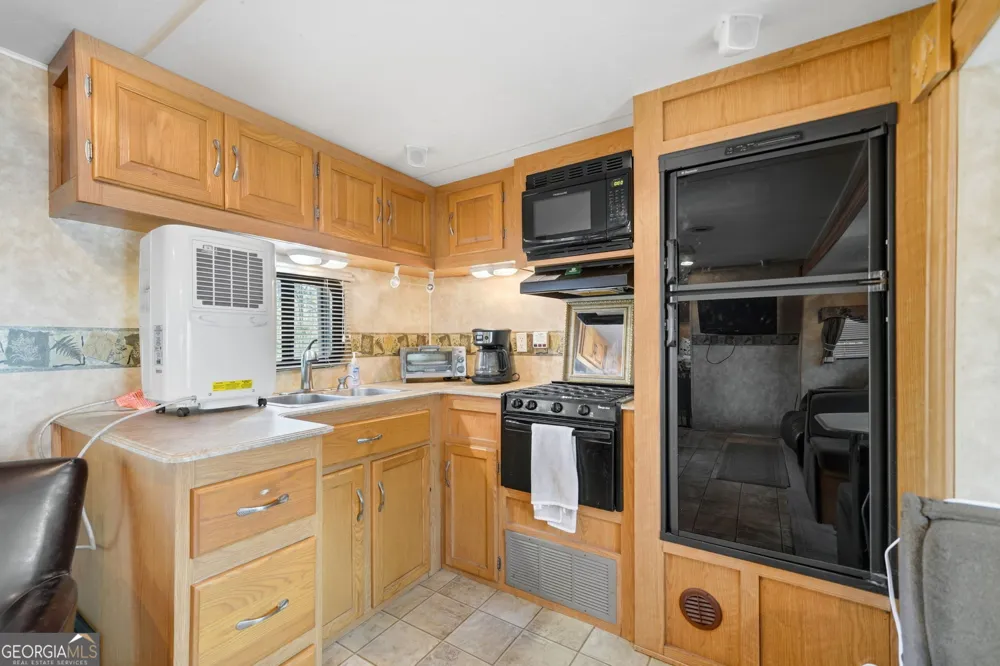 96 10th ST Ellijay, GA 30540