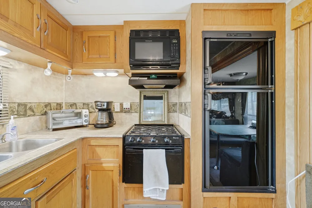 96 10th ST Ellijay, GA 30540