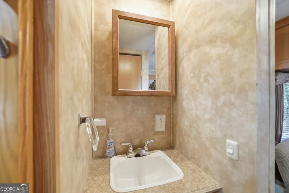 96 10th ST Ellijay, GA 30540
