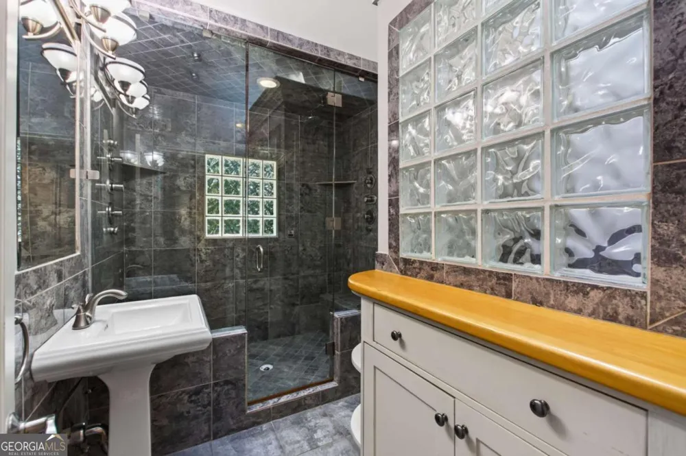 1040 Lindridge DR NE Atlanta, GA 30324