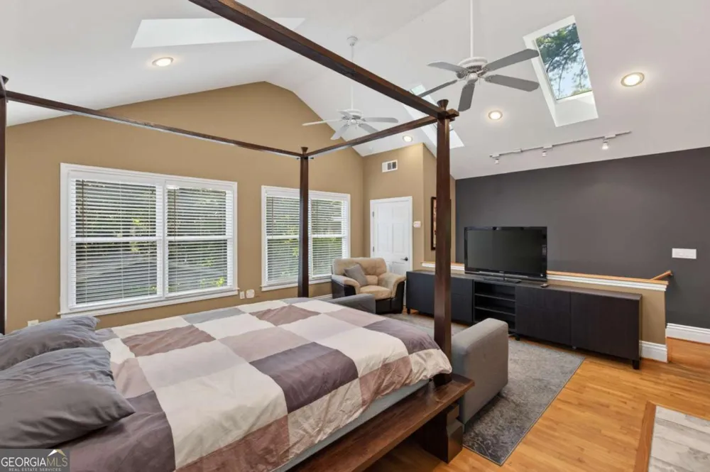 1040 Lindridge DR NE Atlanta, GA 30324