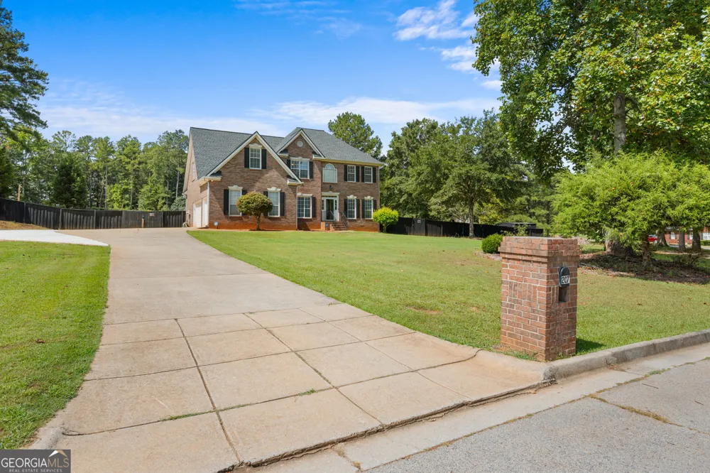 207 Arthur DR McDonough, GA 30252
