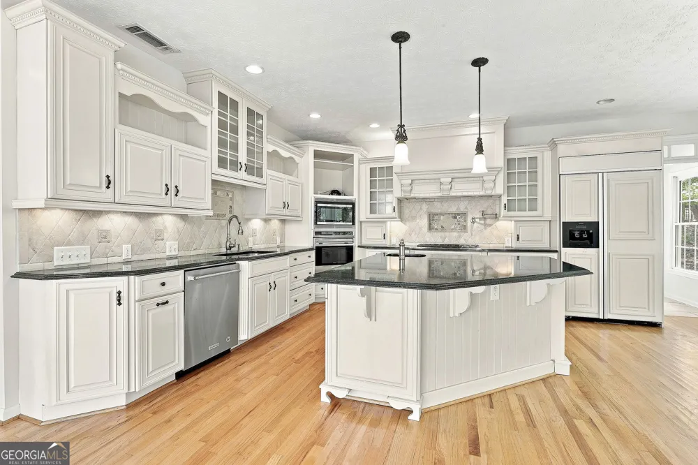 625 Bellenden DR Peachtree City, GA 30269