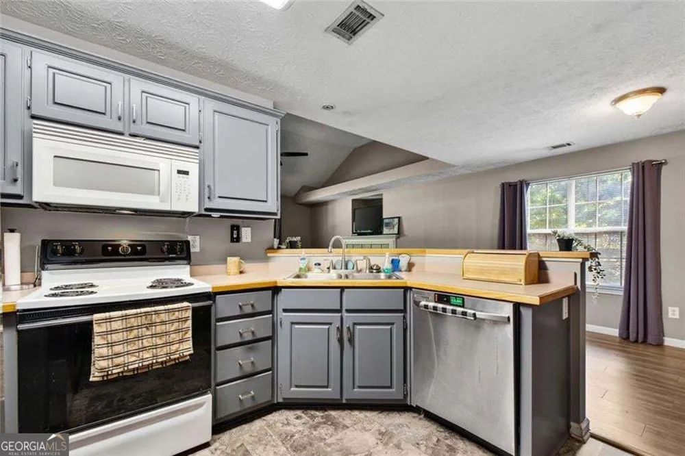 315 Wild Turkey LN Locust Grove, GA 30248