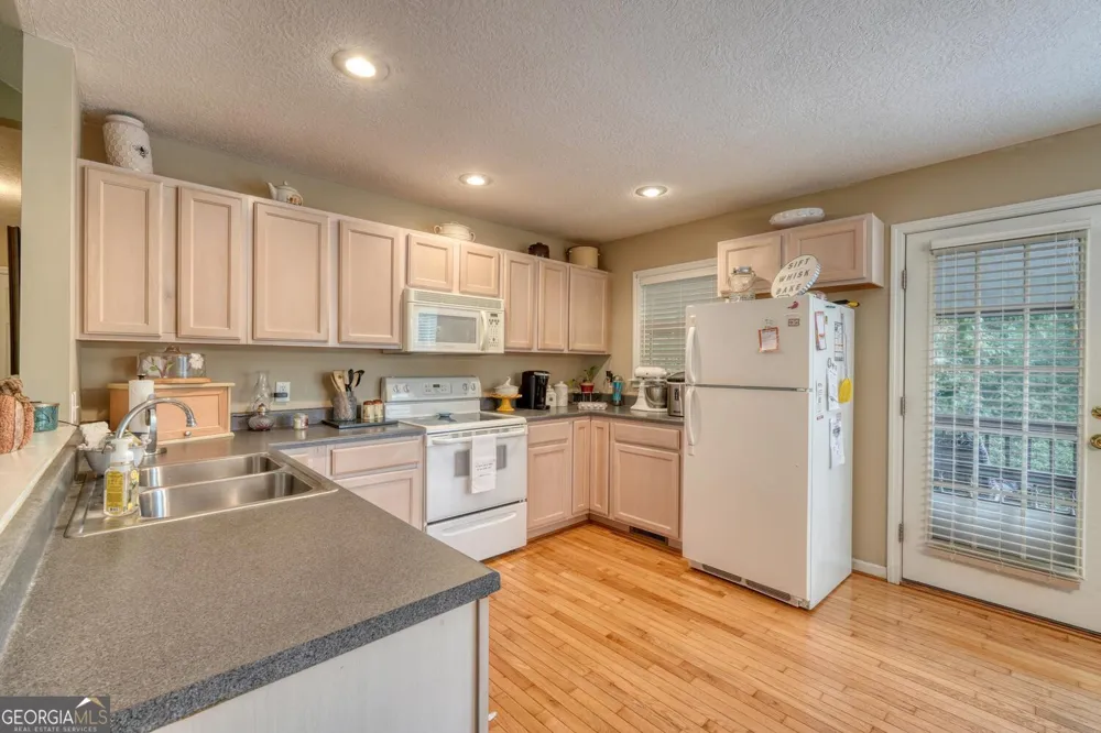 2532 Hunter RD Hiawassee, GA 30546