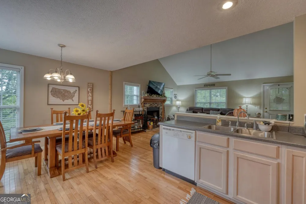 2532 Hunter RD Hiawassee, GA 30546