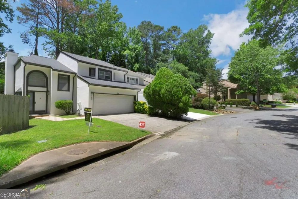 1452 Briaroaks TRL NE Atlanta, GA 30329