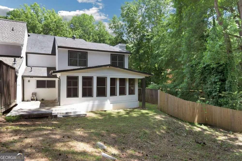 1452 Briaroaks TRL NE Atlanta, GA 30329