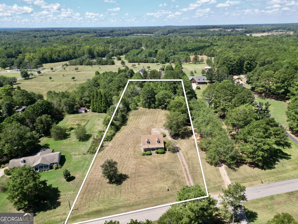 693 Patton RD Griffin, GA 30224
