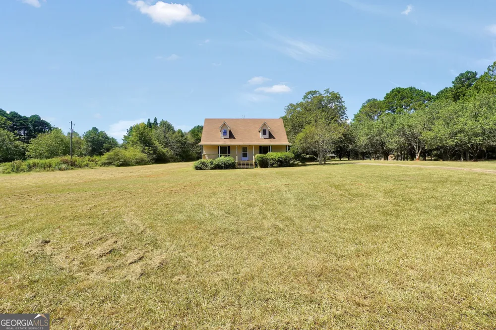 693 Patton RD Griffin, GA 30224