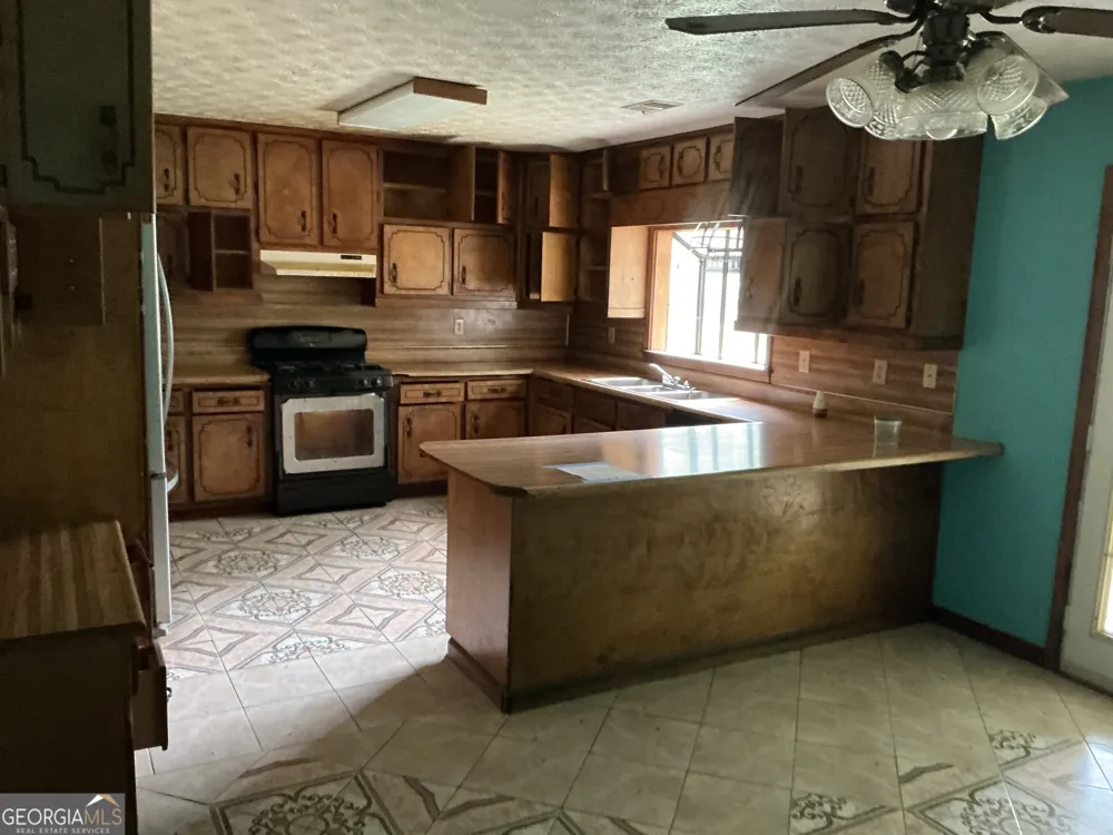 125 Bob White DR Stockbridge, GA 30281