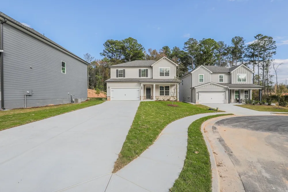 131 Vivian LN Peachtree City, GA 30269
