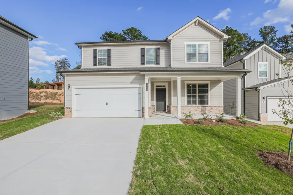 131 Vivian LN Peachtree City, GA 30269