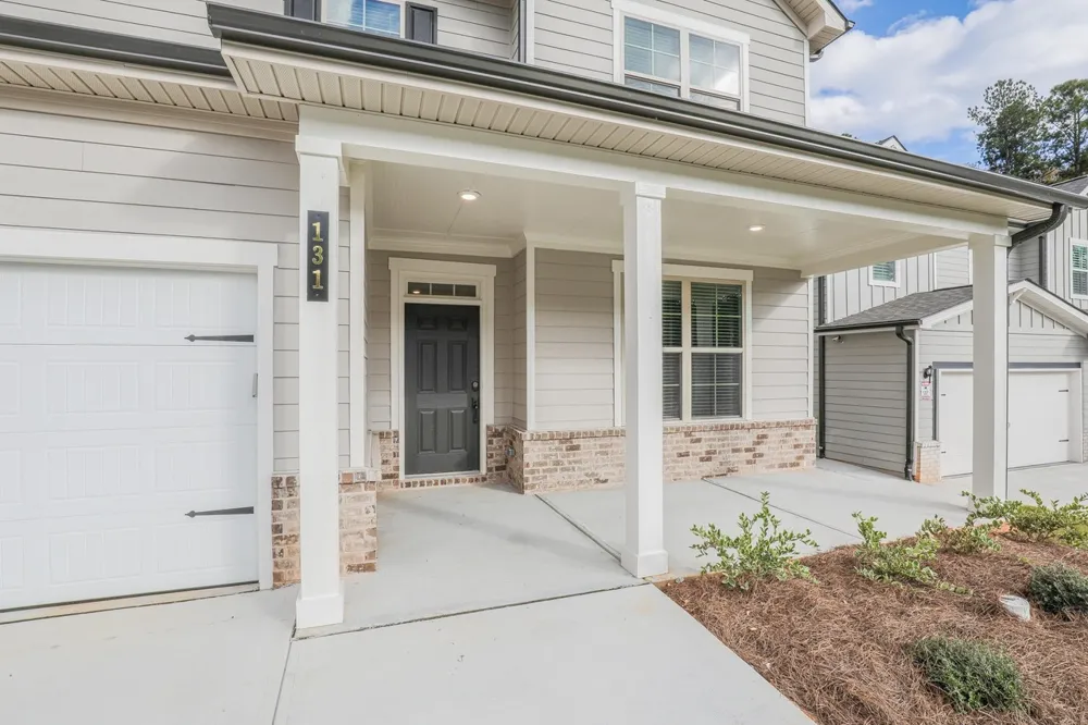 131 Vivian LN Peachtree City, GA 30269