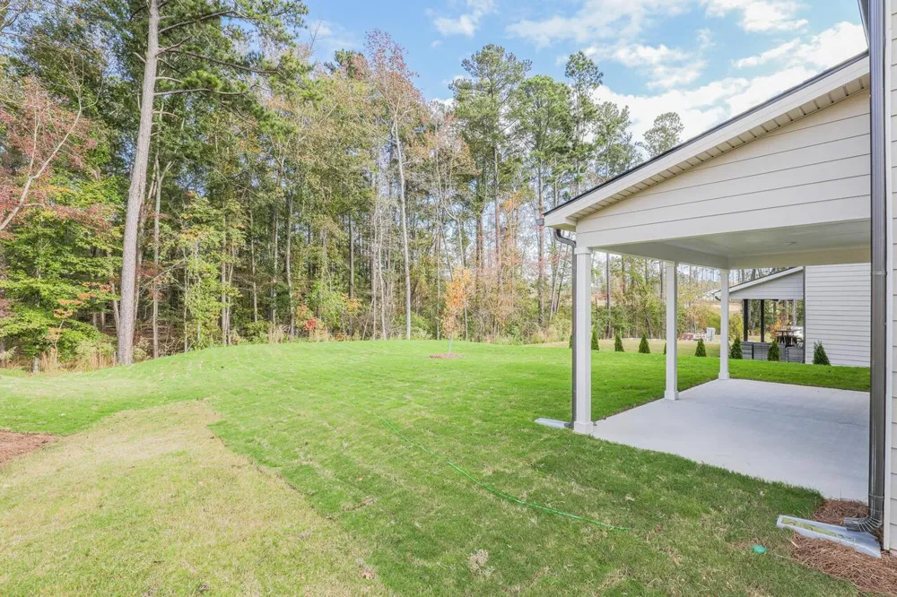 131 Vivian LN Peachtree City, GA 30269