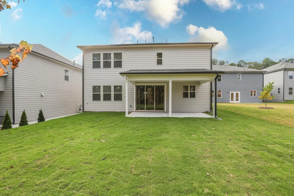 131 Vivian LN Peachtree City, GA 30269