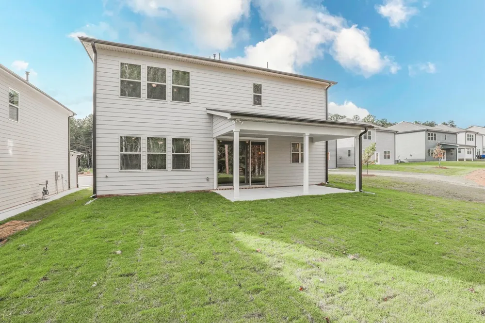 131 Vivian LN Peachtree City, GA 30269