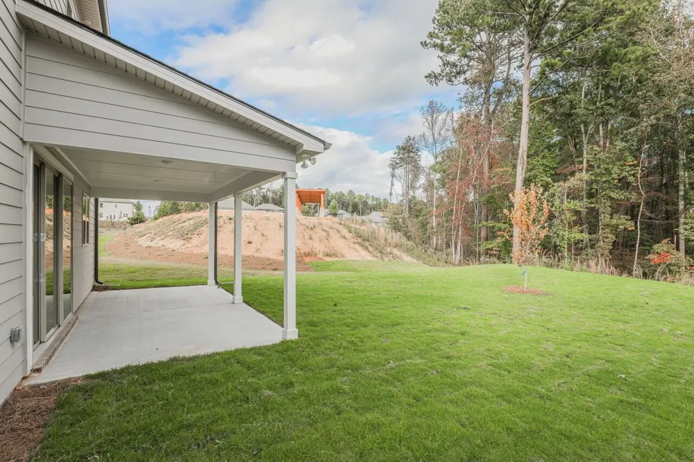 131 Vivian LN Peachtree City, GA 30269