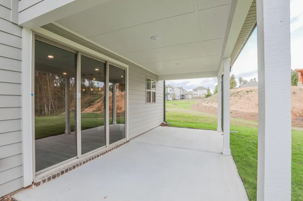 131 Vivian LN Peachtree City, GA 30269