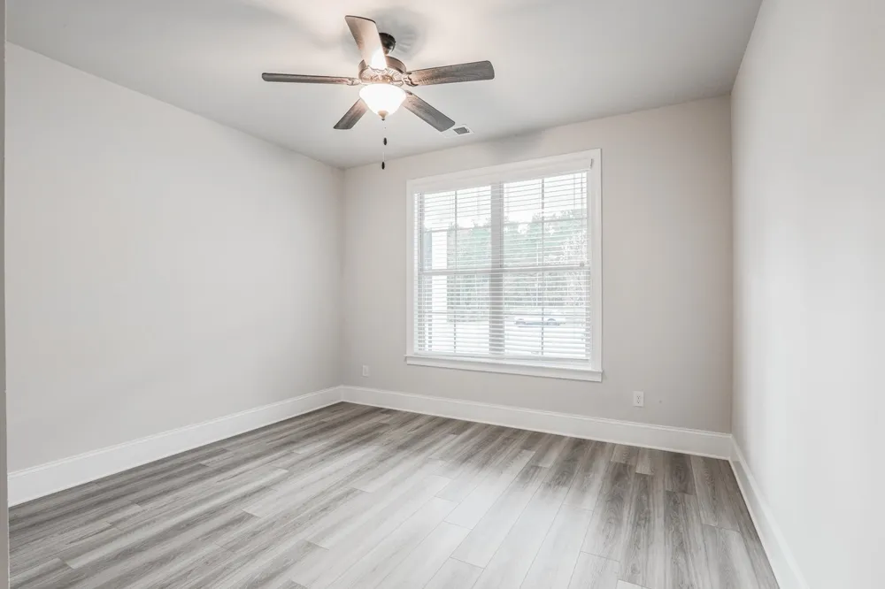 131 Vivian LN Peachtree City, GA 30269