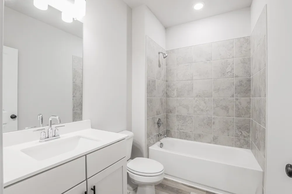 131 Vivian LN Peachtree City, GA 30269