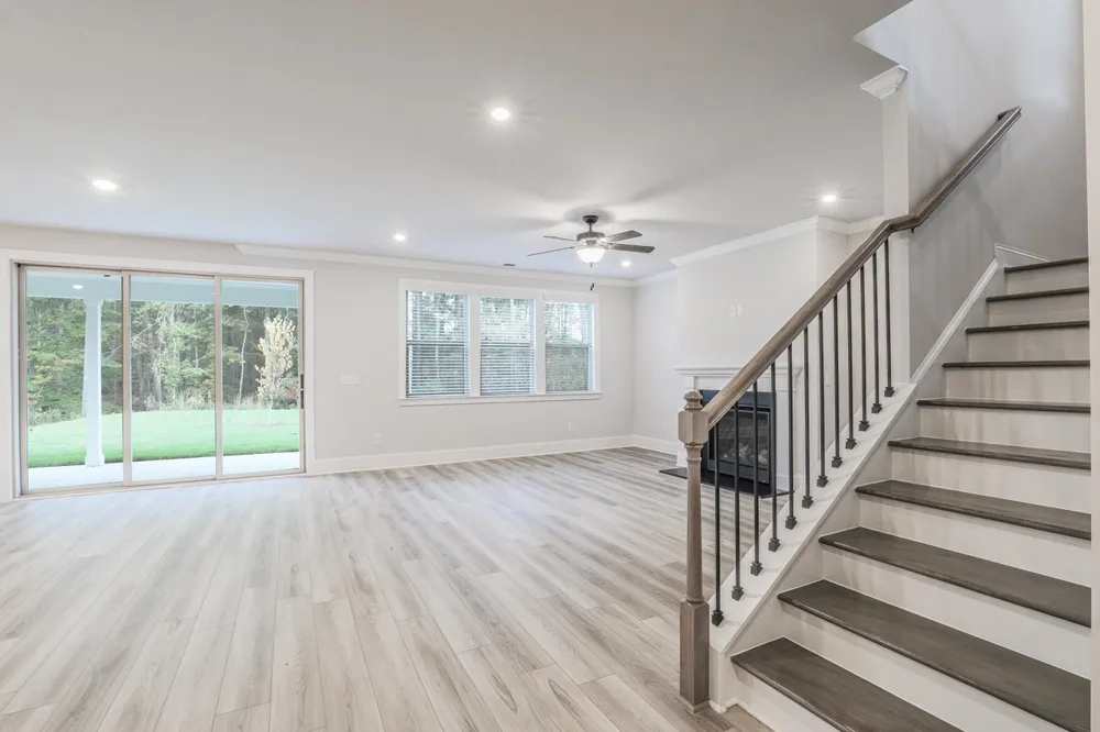 131 Vivian LN Peachtree City, GA 30269