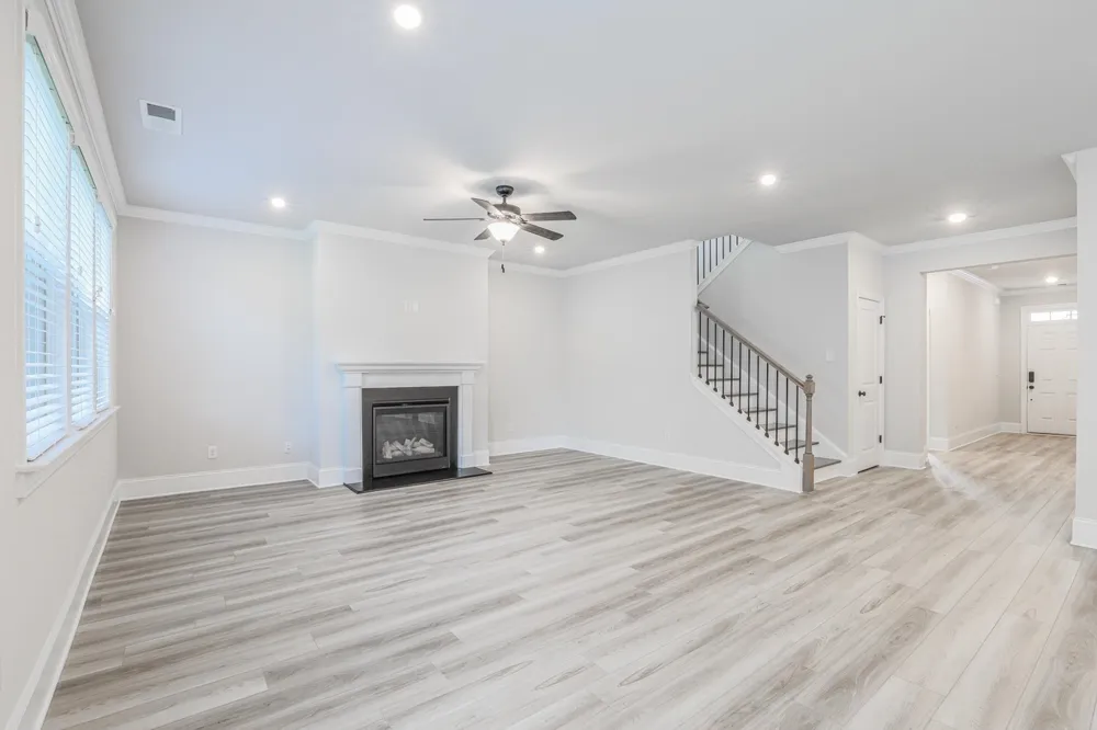 131 Vivian LN Peachtree City, GA 30269