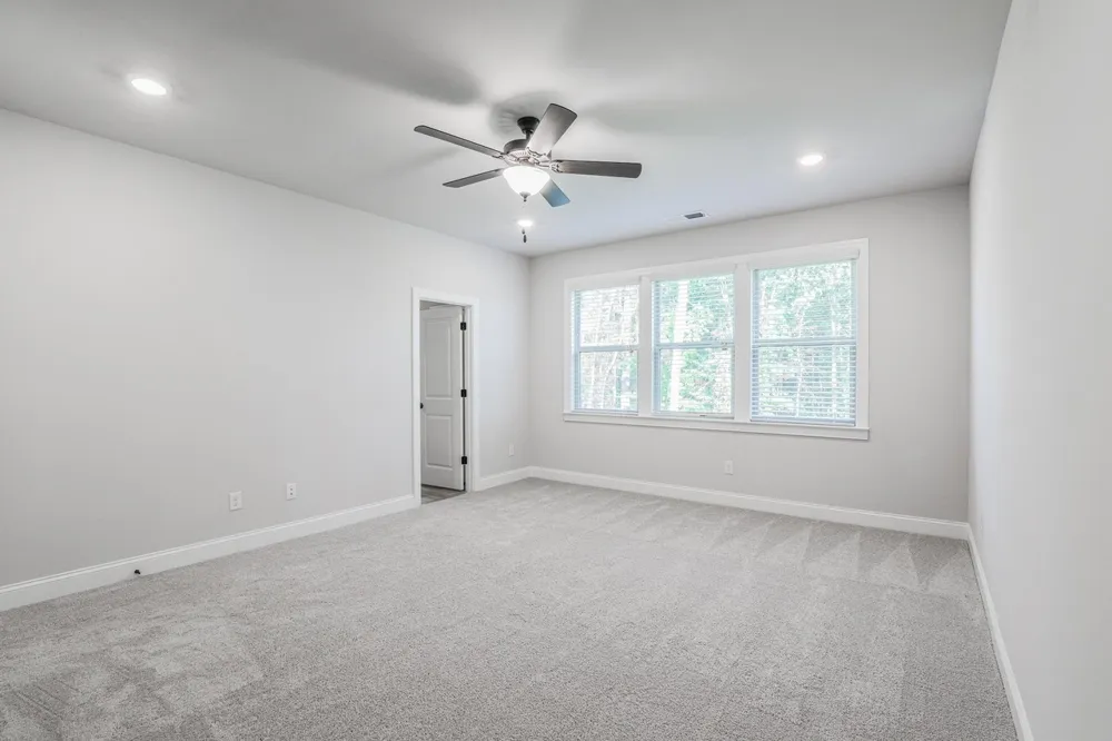 131 Vivian LN Peachtree City, GA 30269