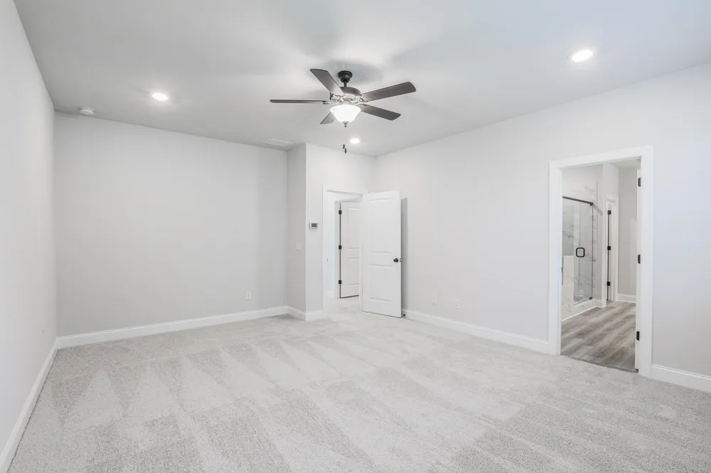 131 Vivian LN Peachtree City, GA 30269