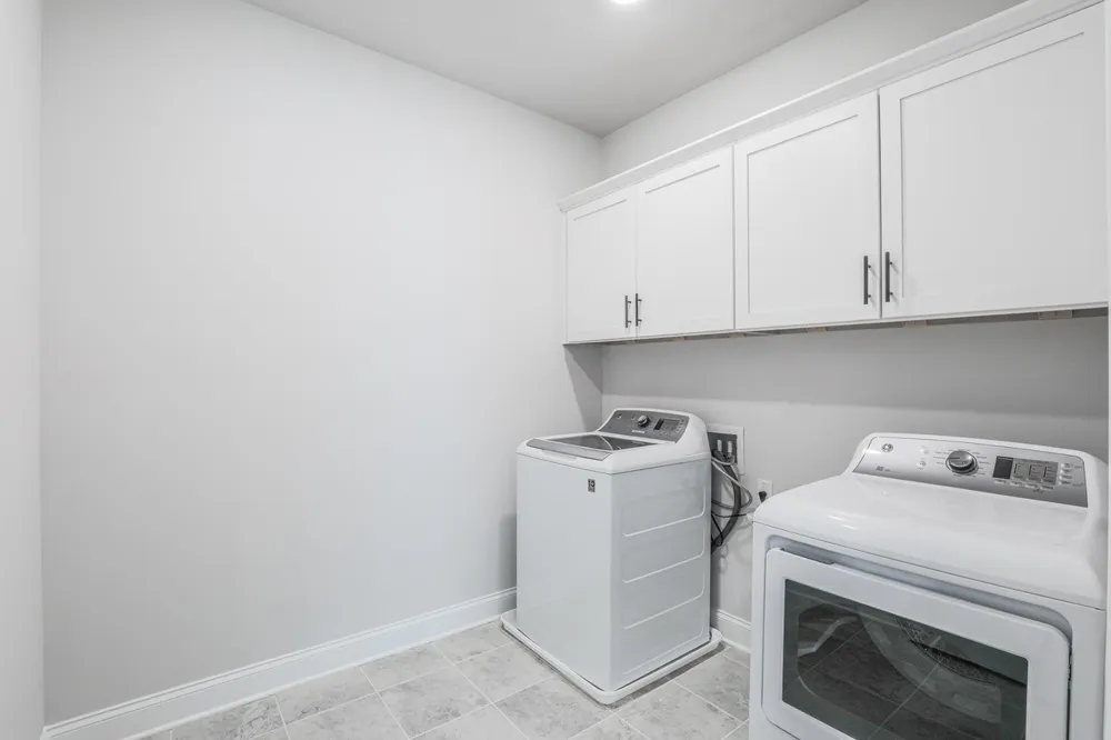 131 Vivian LN Peachtree City, GA 30269