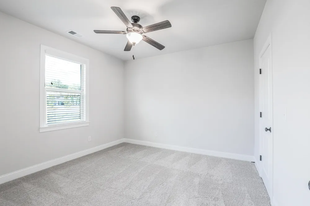 131 Vivian LN Peachtree City, GA 30269