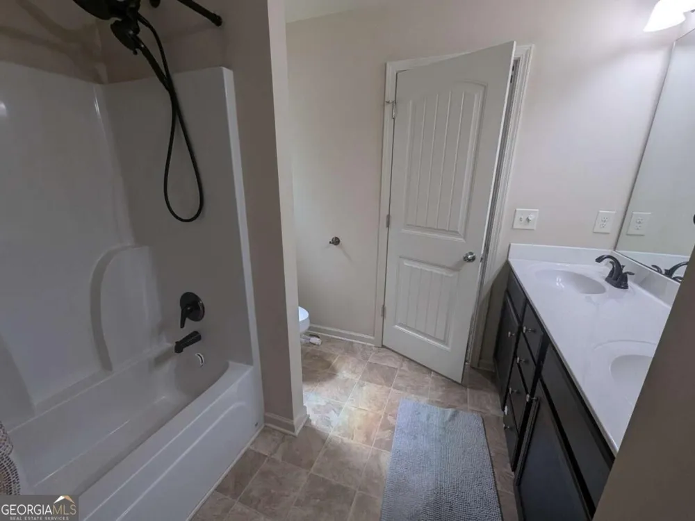 1785 Homeside DR Cumming, GA 30041