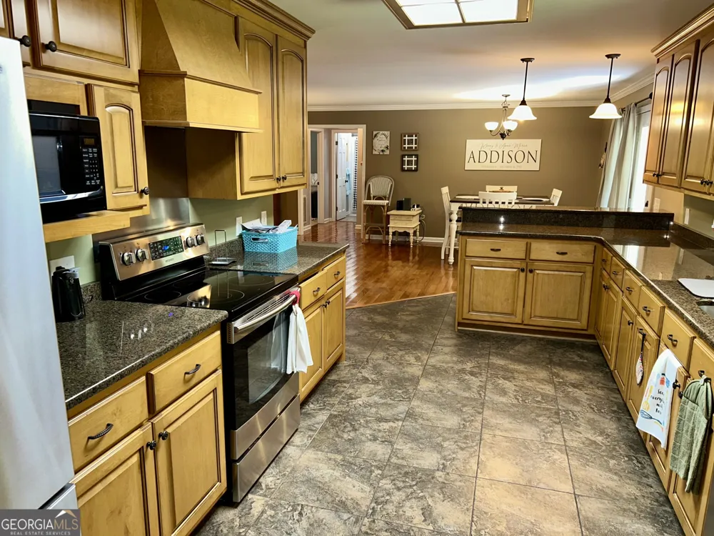 151 Evergreen LN Hartwell, GA 30643