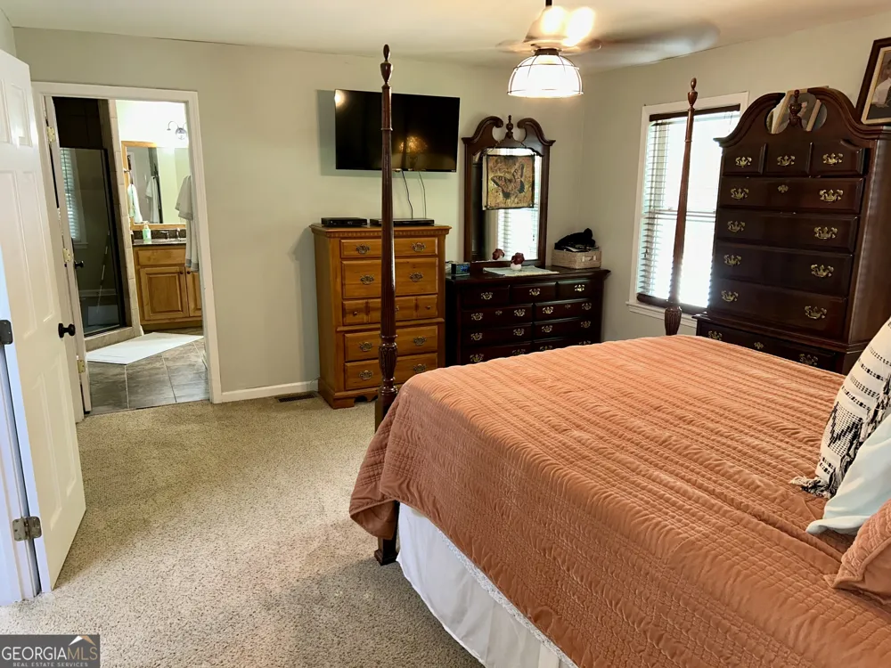 151 Evergreen LN Hartwell, GA 30643