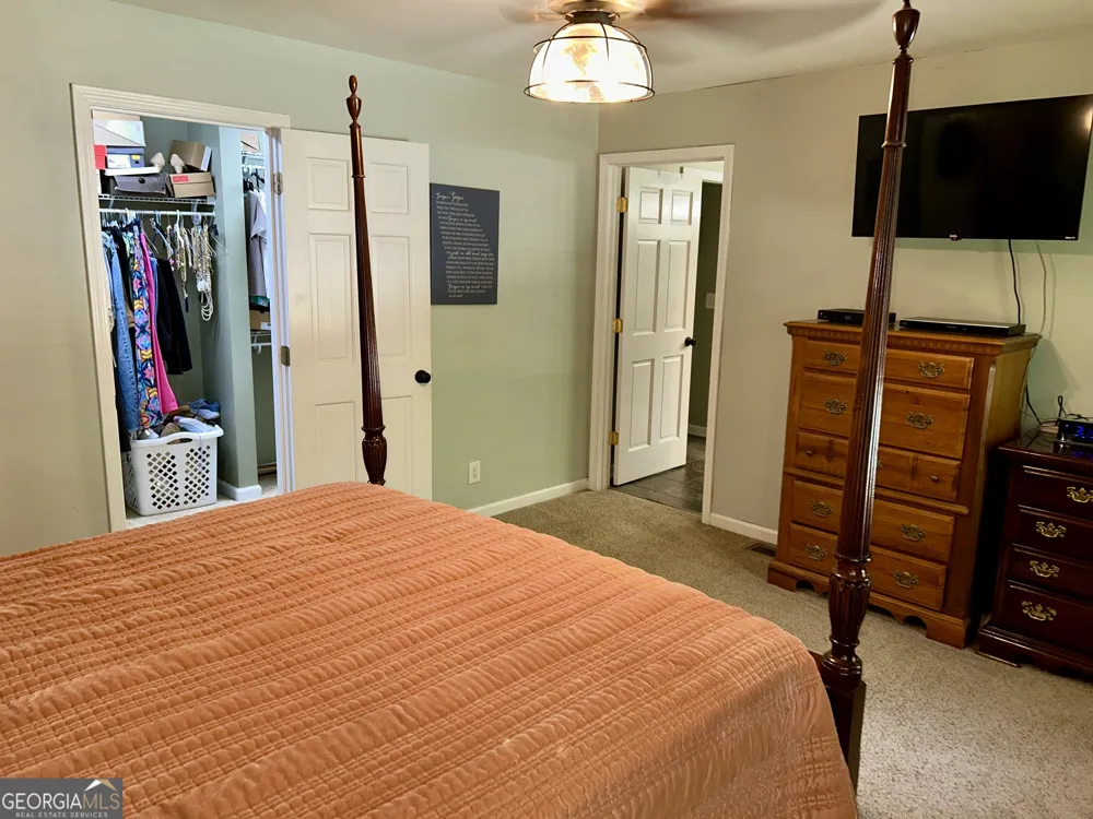 151 Evergreen LN Hartwell, GA 30643