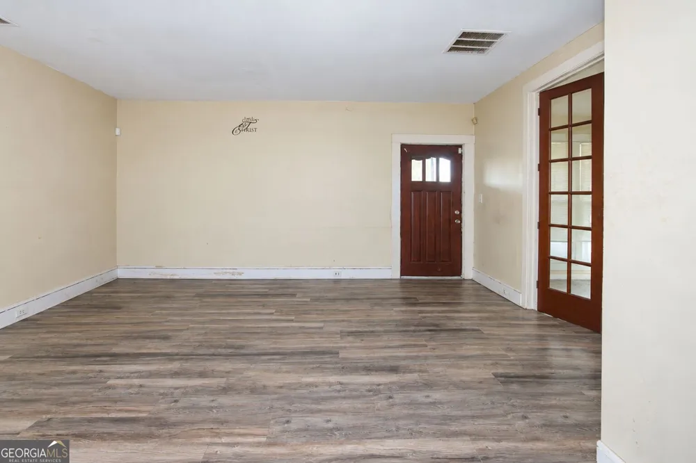 602 W Lake AVE NW Atlanta, GA 30318