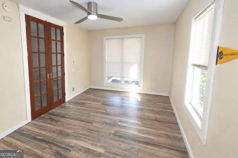 602 W Lake AVE NW Atlanta, GA 30318