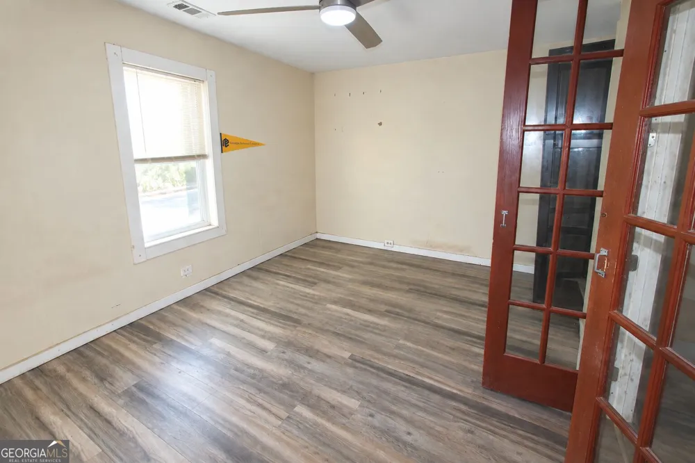602 W Lake AVE NW Atlanta, GA 30318