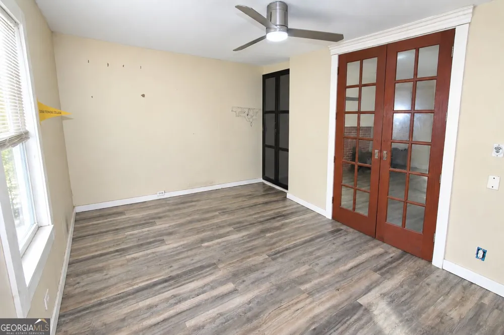 602 W Lake AVE NW Atlanta, GA 30318