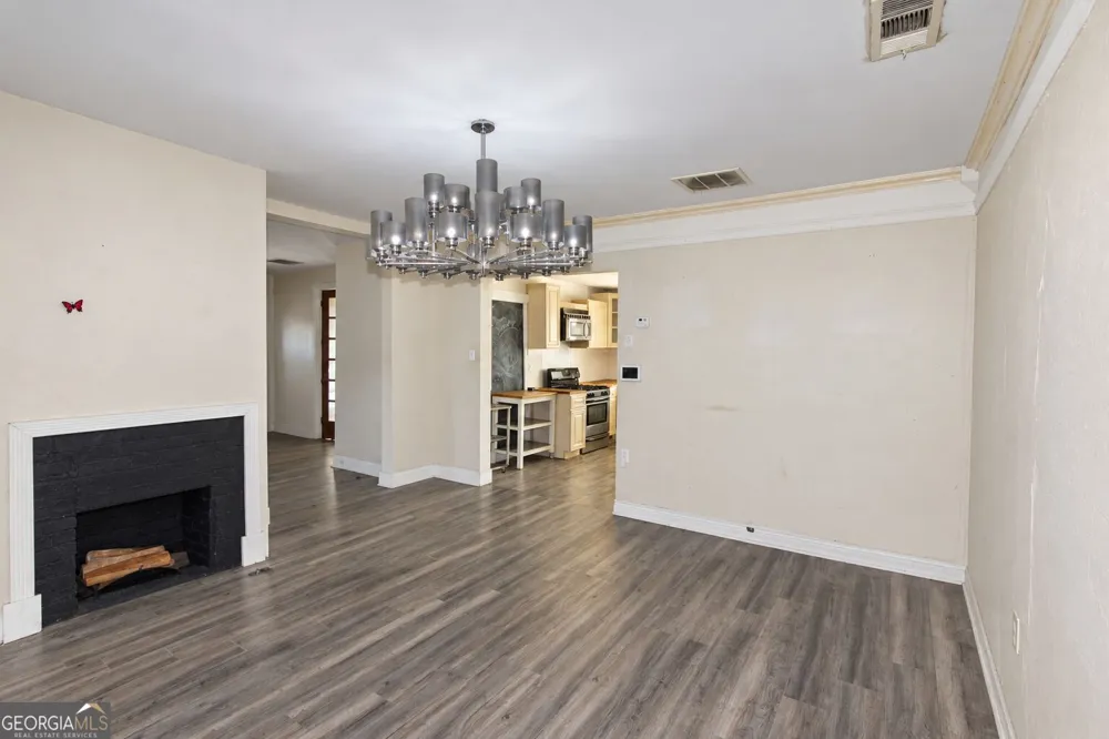 602 W Lake AVE NW Atlanta, GA 30318