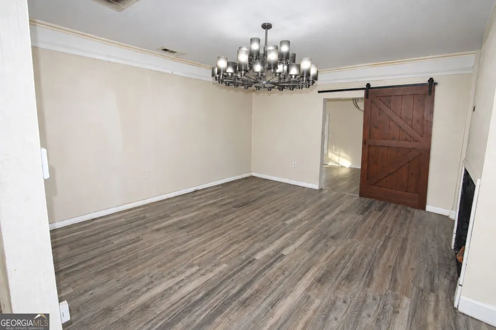 602 W Lake AVE NW Atlanta, GA 30318