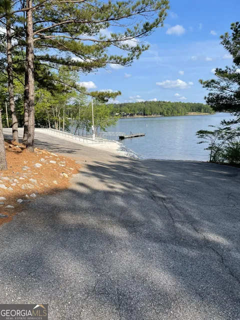 133 Lake Breeze LN