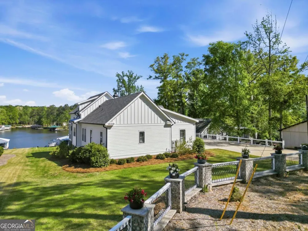 1090 Crooked Creek RD Eatonton, GA 31024