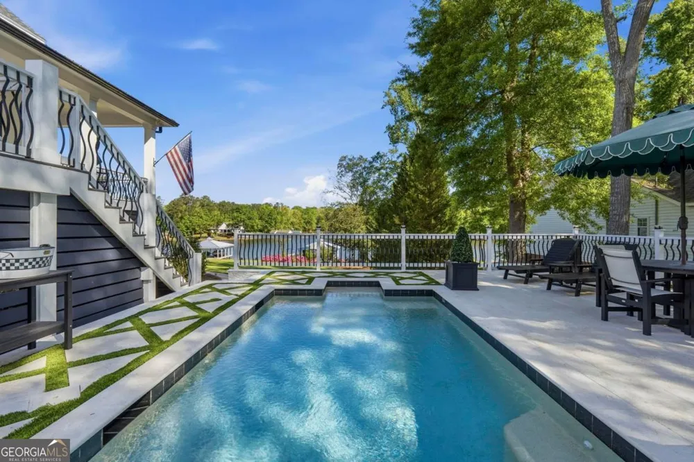 1090 Crooked Creek RD Eatonton, GA 31024